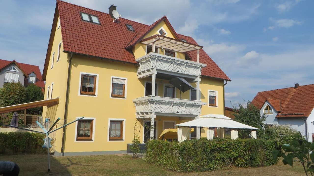 Pension-Gaestehaus Kueblboeck ノイアルベンロイト エクステリア 写真