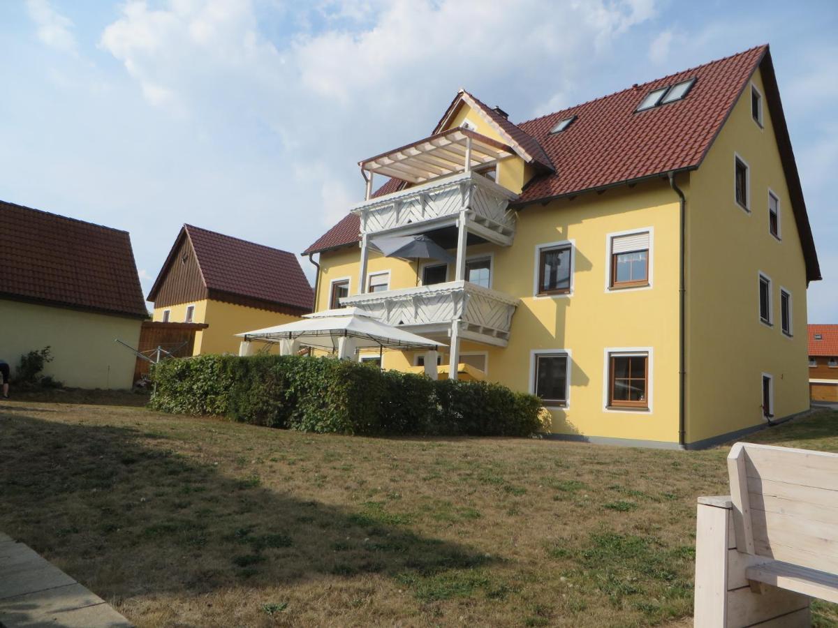Pension-Gaestehaus Kueblboeck ノイアルベンロイト エクステリア 写真