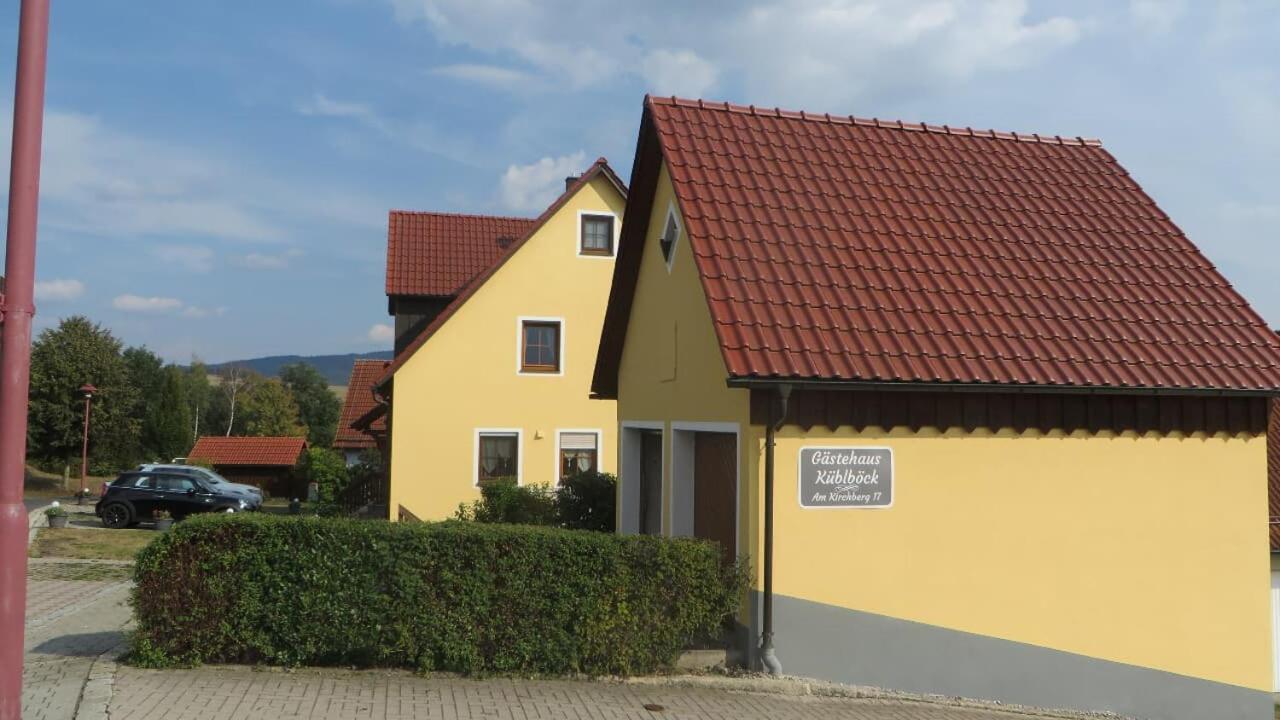 Pension-Gaestehaus Kueblboeck ノイアルベンロイト エクステリア 写真