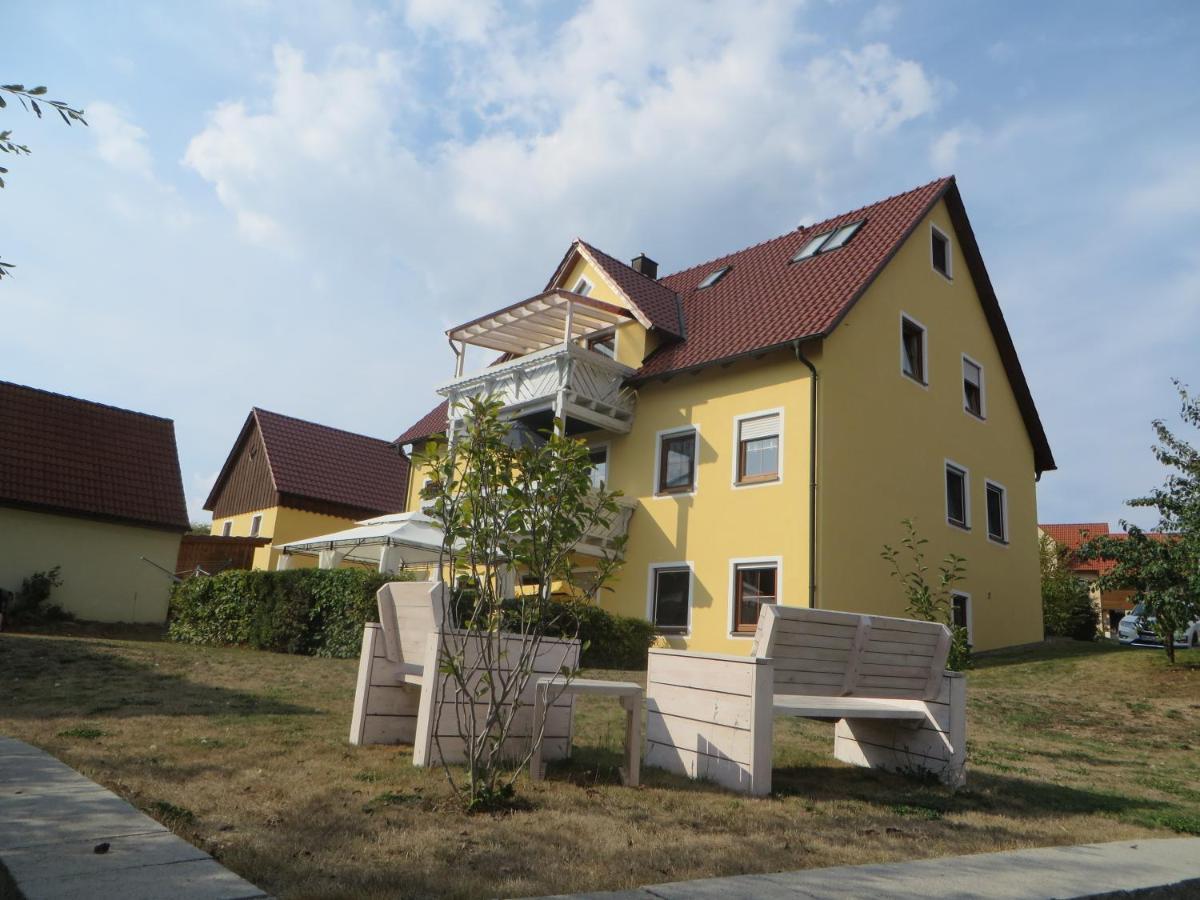 Pension-Gaestehaus Kueblboeck ノイアルベンロイト エクステリア 写真