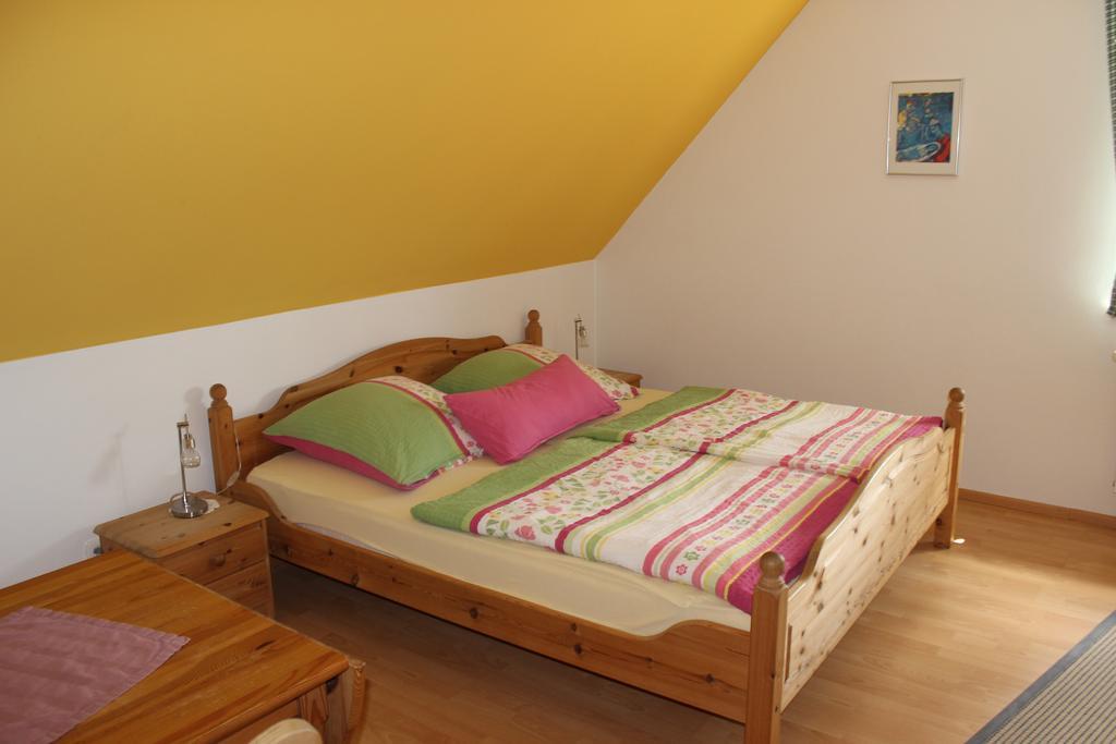 Pension-Gaestehaus Kueblboeck ノイアルベンロイト 部屋 写真